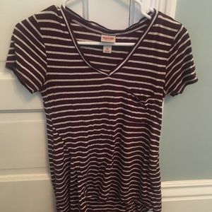 Soft maroon striped v neck